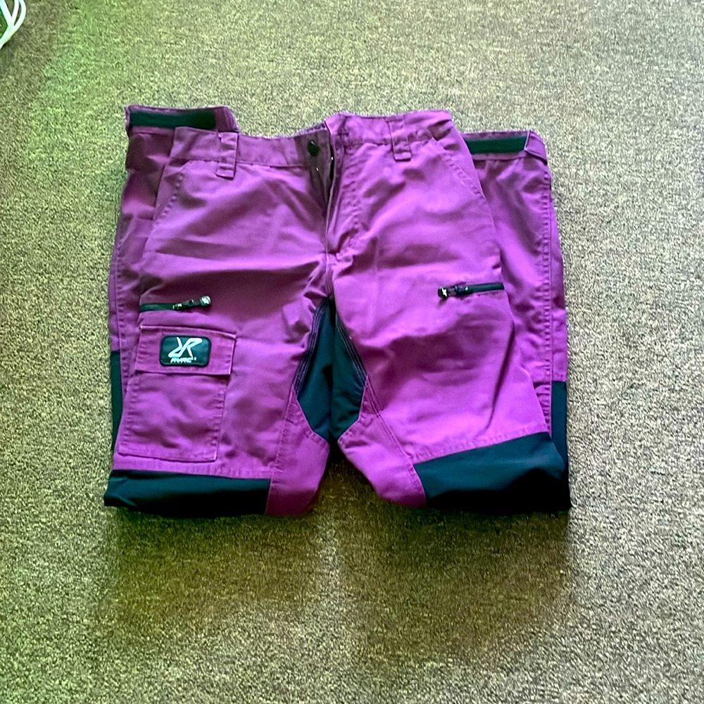 Revolutionary Race size small